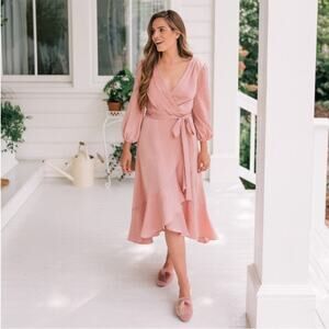 NWT New Gal Meets Glam Jennifer Shimmer Satin Wrap Dress Size 12